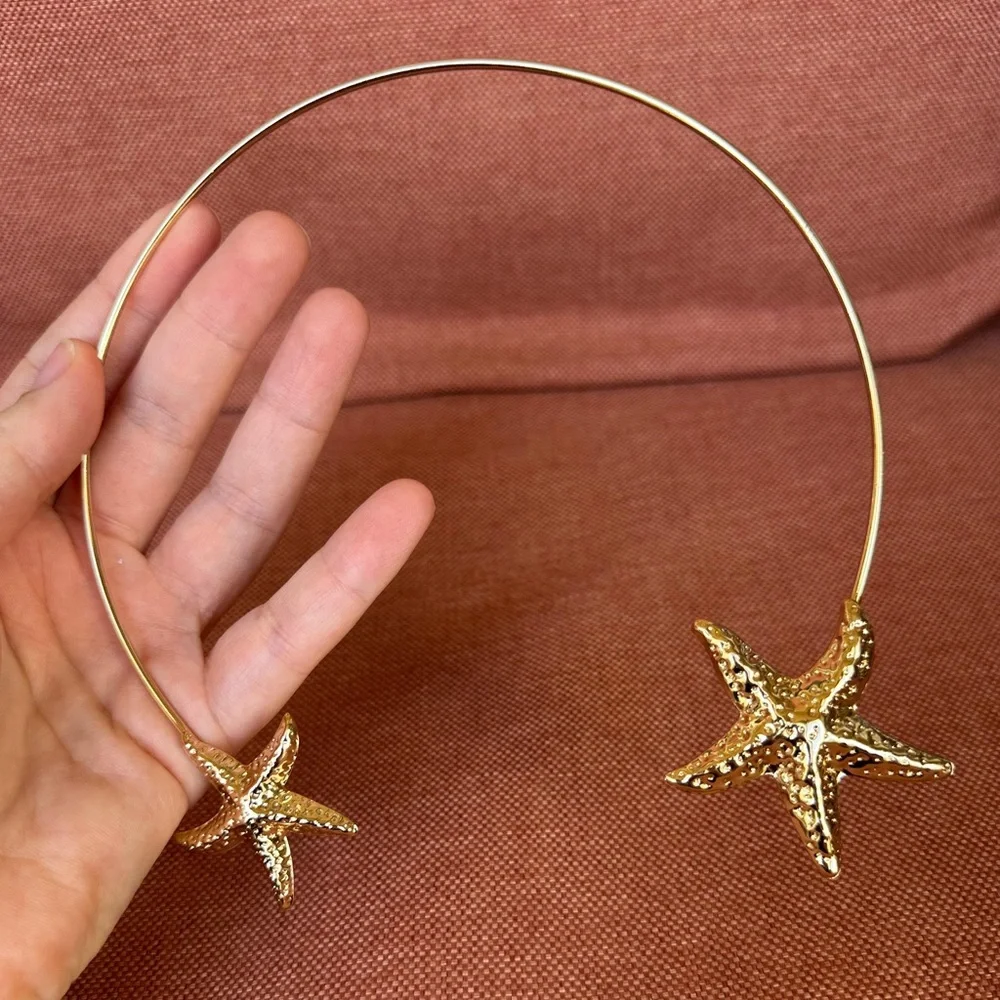 Gold Starfish Bangle Necklace - Picture 3 of 7
